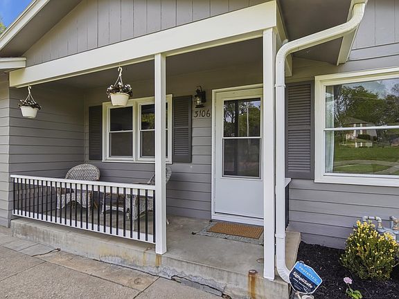 2nd image of 3106 SW Burlingame Rd