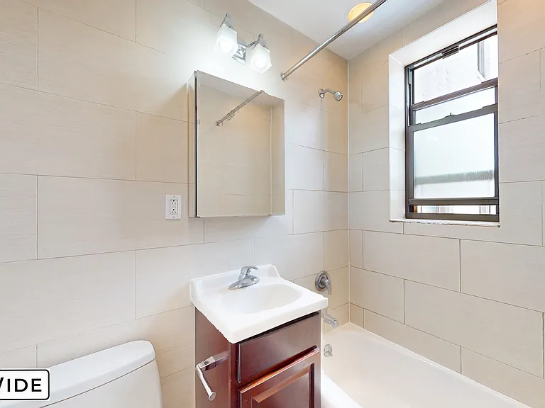 410 State St #31 — Photo 5