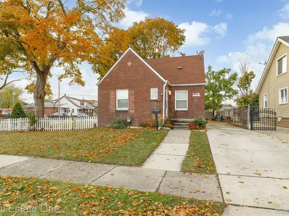 1178 Fort Park Blvd, Lincoln Park, MI 48146