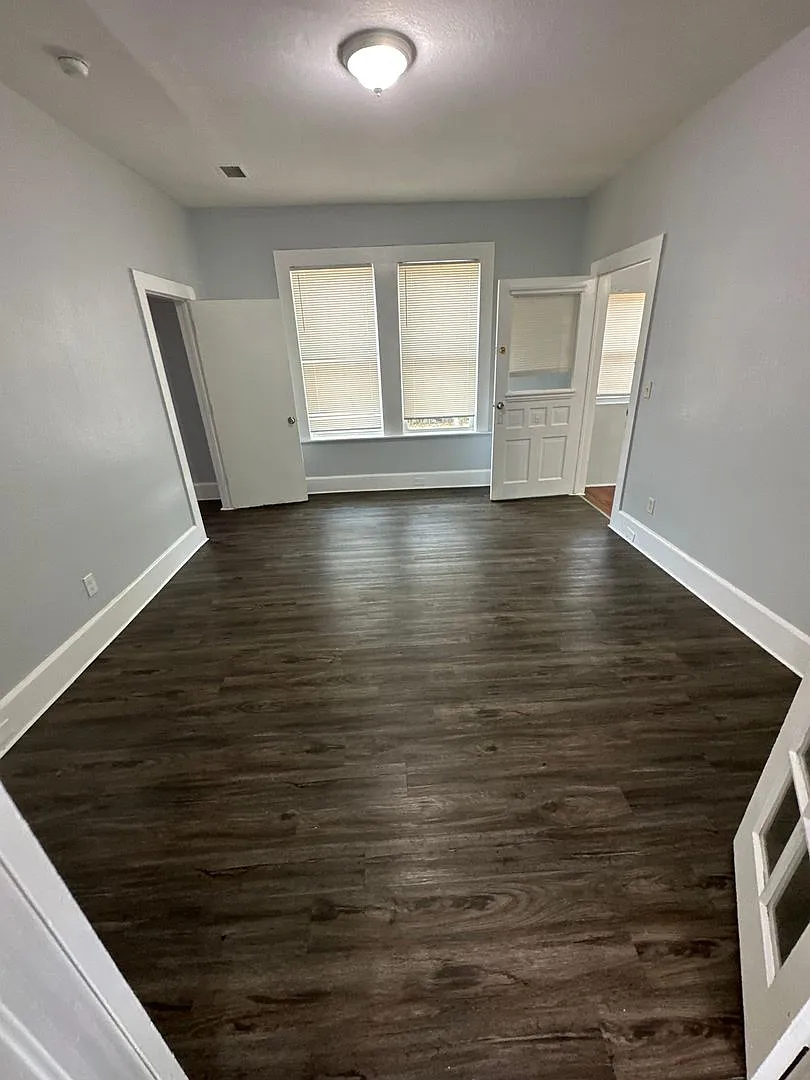 Fully Renovated 3/1 first floor single family home available for Immediate rent! — Photo 4