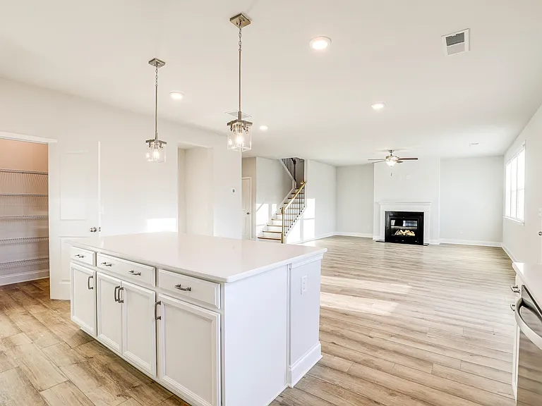 360 Caledonia Ct — Photo 19