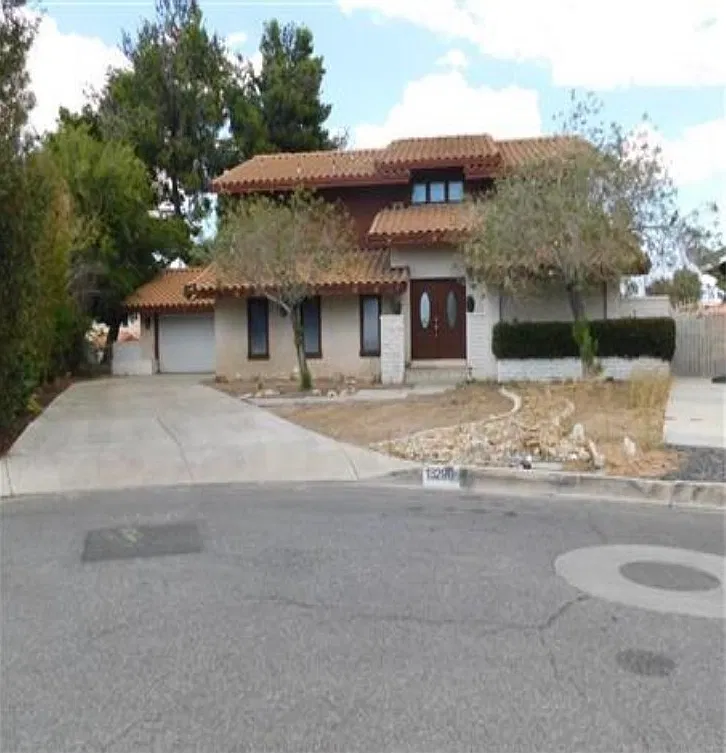 3 bed, 2517 sqft, $1,100 — Photo 1