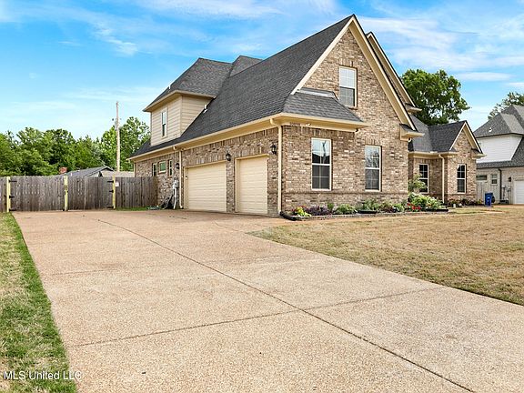 3rd image of 10898 Wiseman Dr