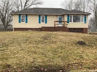 230 Willowrun Dr, Moro, IL 62067