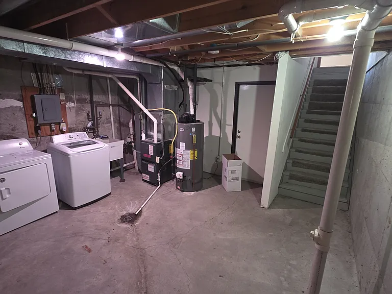 8 Fordem Ct — Photo 10