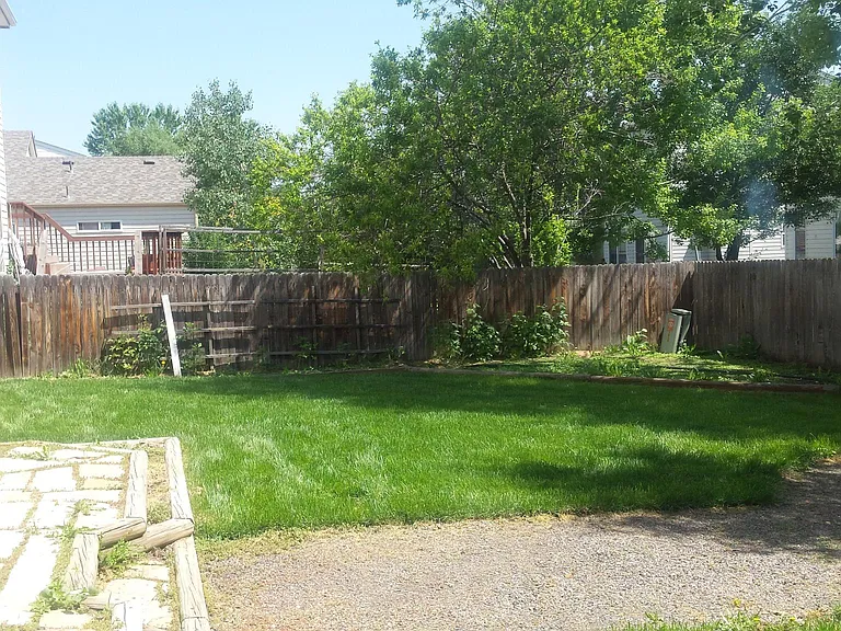 1910 Wildrose Dr — Photo 8