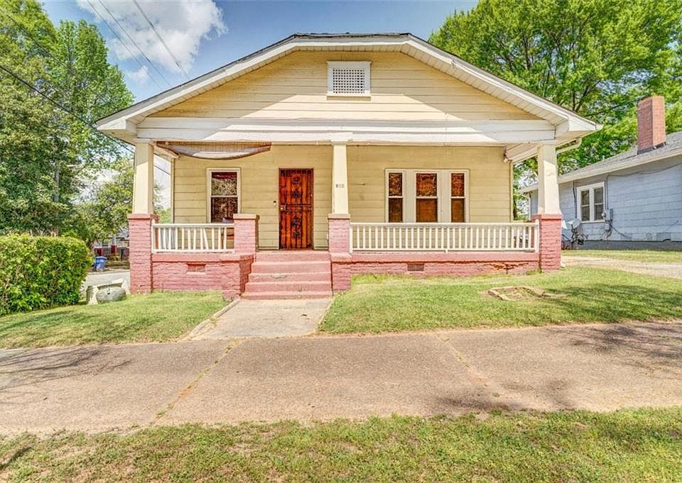 1st image of 943 Washington Pl SW