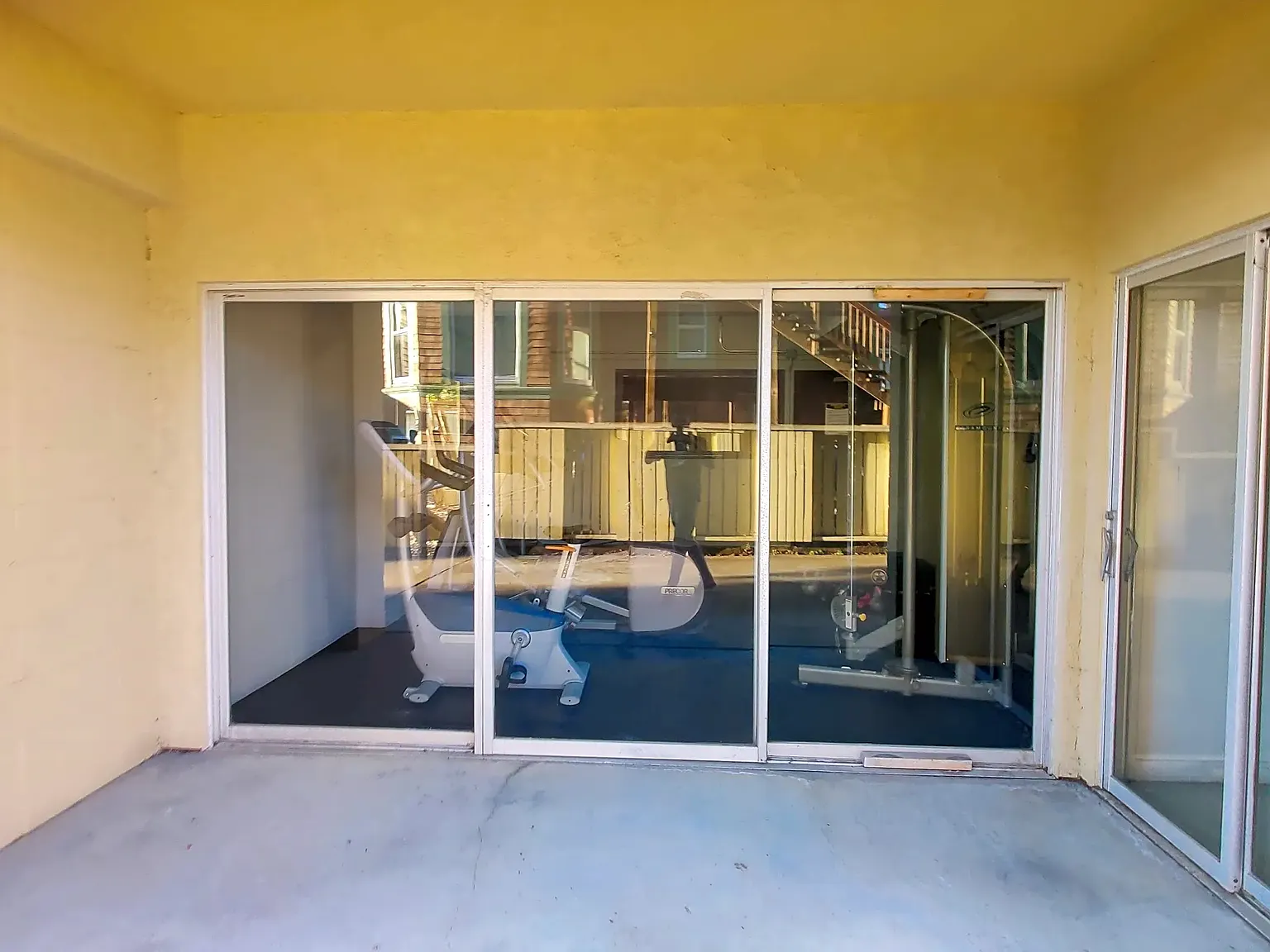 1406 Henry Street — Photo 3