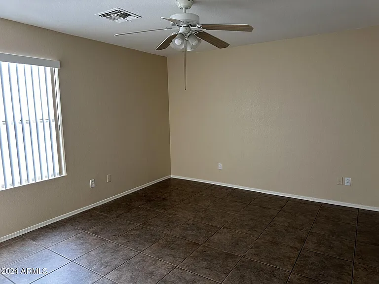 1006 S Slater Cir — Photo 8