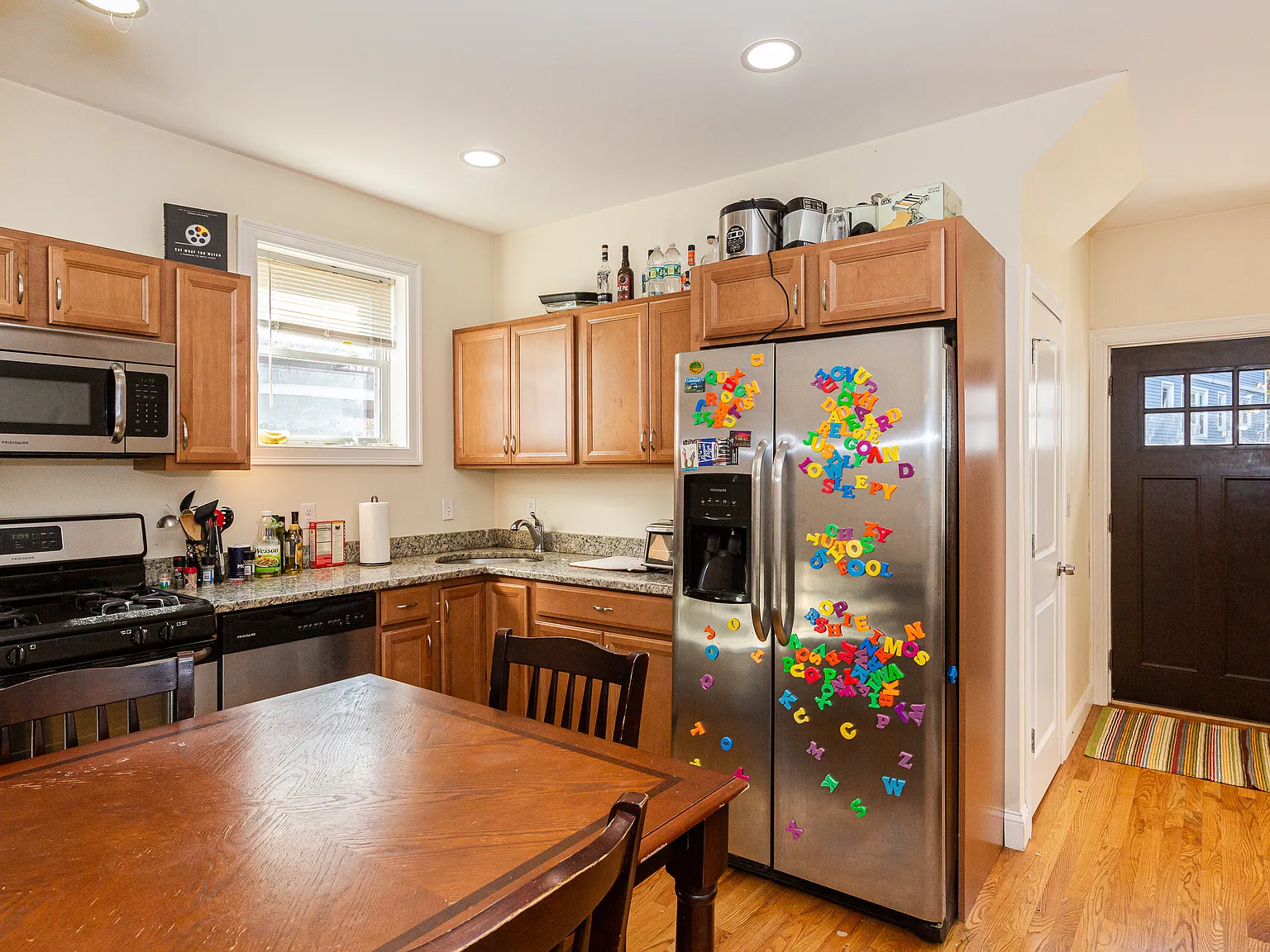 4 bed, $6,000 — Photo 3