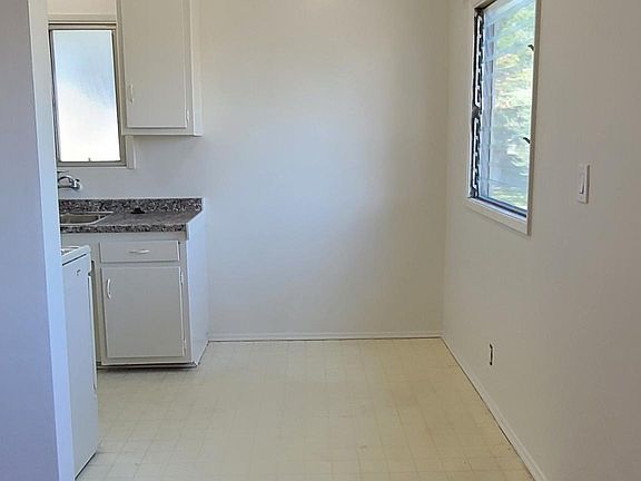 5th image of 302 E Broadway #F