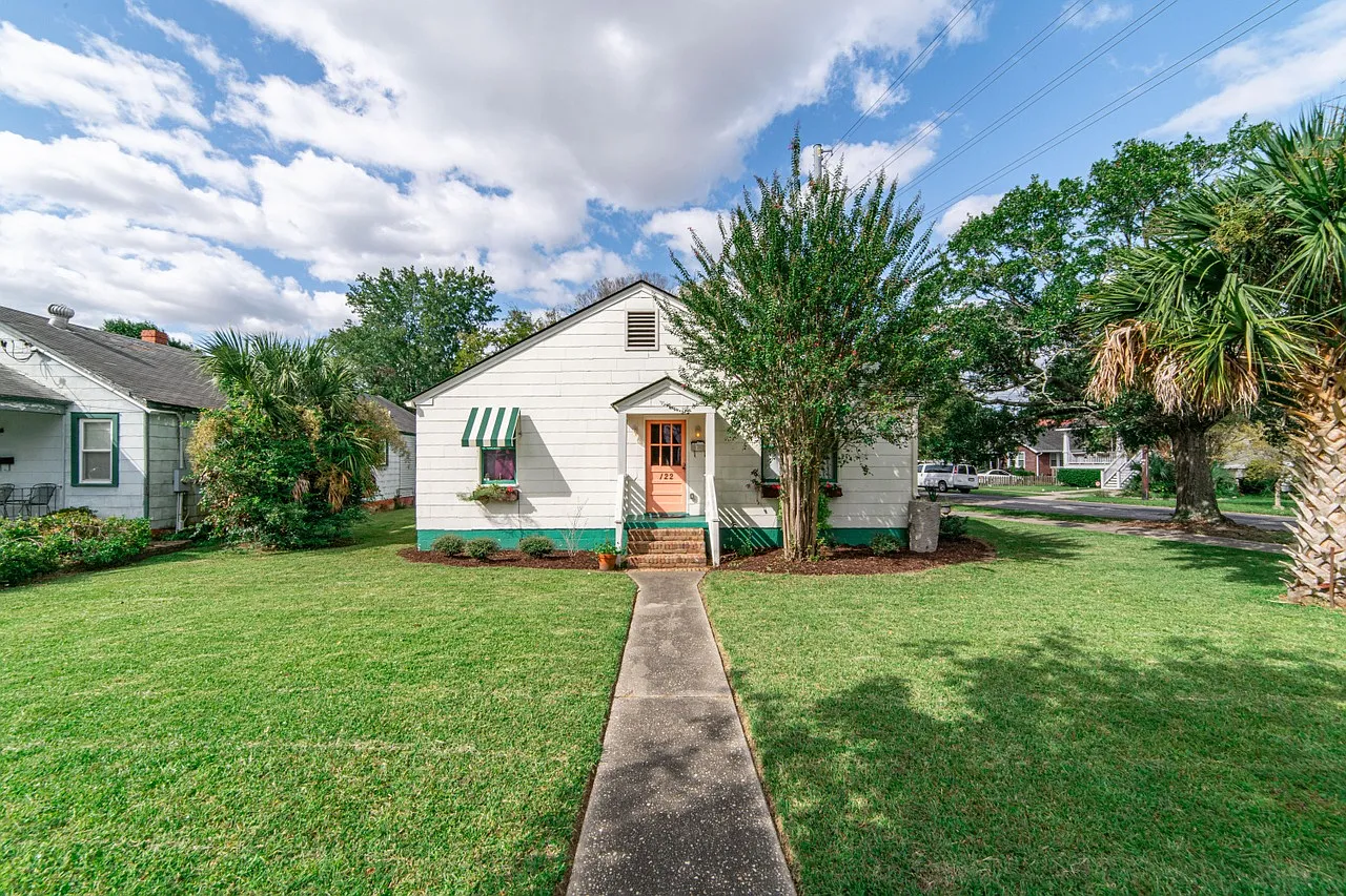 2 bed, 900 sqft, $2,800 — Photo 1