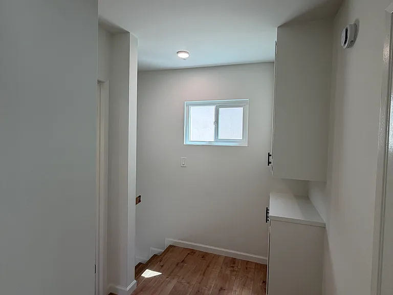 8535 Lookout Mountain Ave — Photo 43