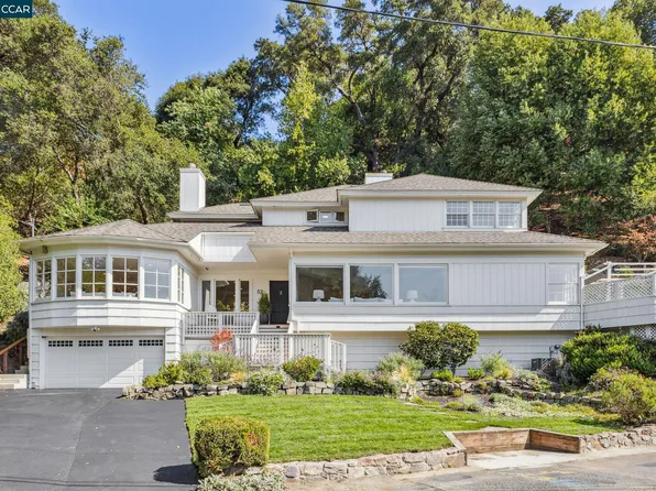 32 Dos Posos, Orinda, CA 94563