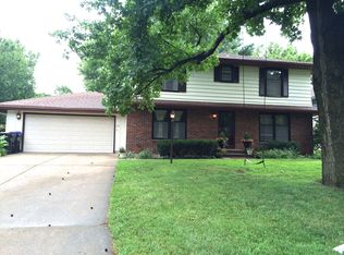 614 SW Morningside Rd, Topeka, KS 66606