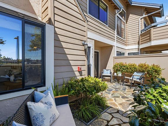5th image of 2175 Vista Del Mar