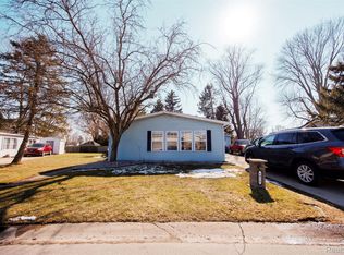 8016 Harbour Dr, Fair Haven, MI 48023