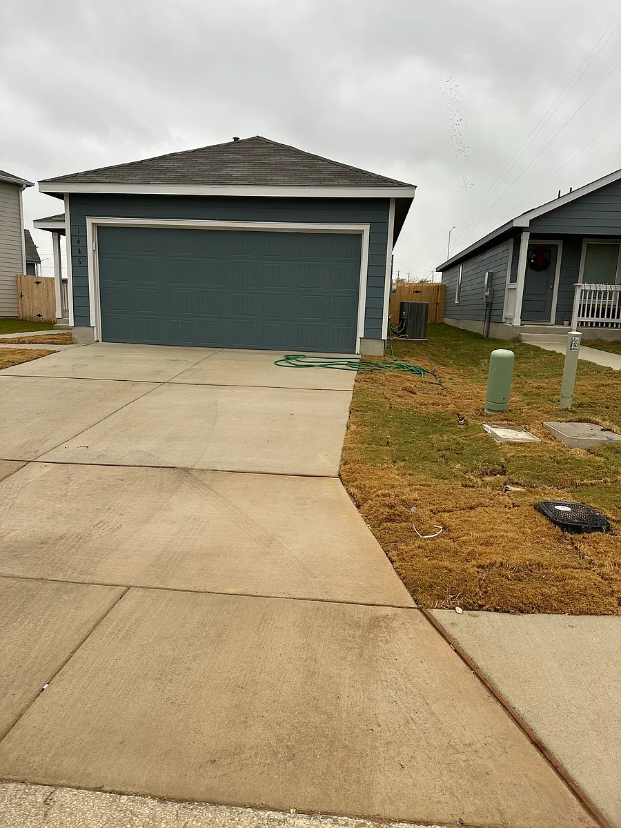 Building Photo - 1646 Knoll Brk