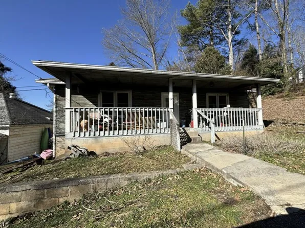 137 Hendrix St, Copperhill, TN 37317