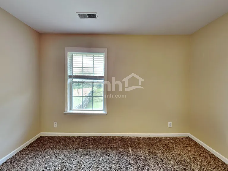 1068 Blairfield Dr — Photo 14
