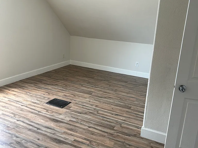 1152 C Ave NW — Photo 17