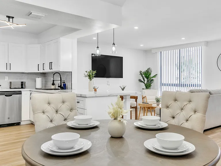 3930 University Center Dr — Photo 12