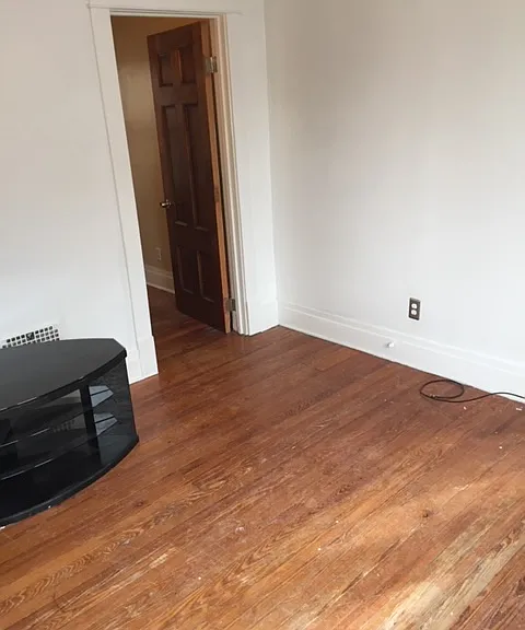 80 10th St #2 — Photo 7