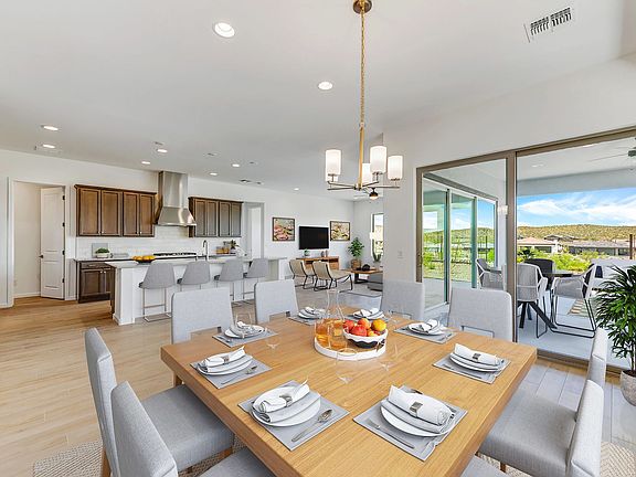 Virtually Staged Dining