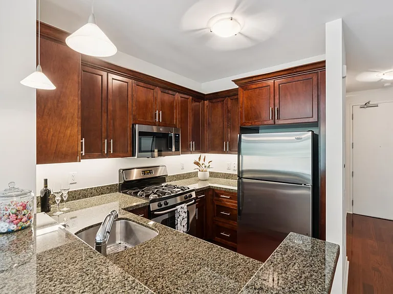 88 Townsend St #108 — Photo 10