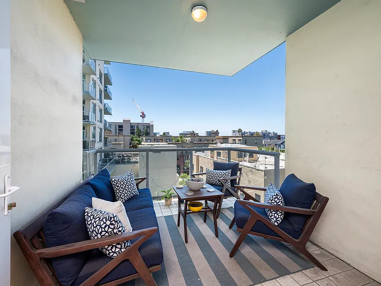 850 Beech St #820 — Photo 7