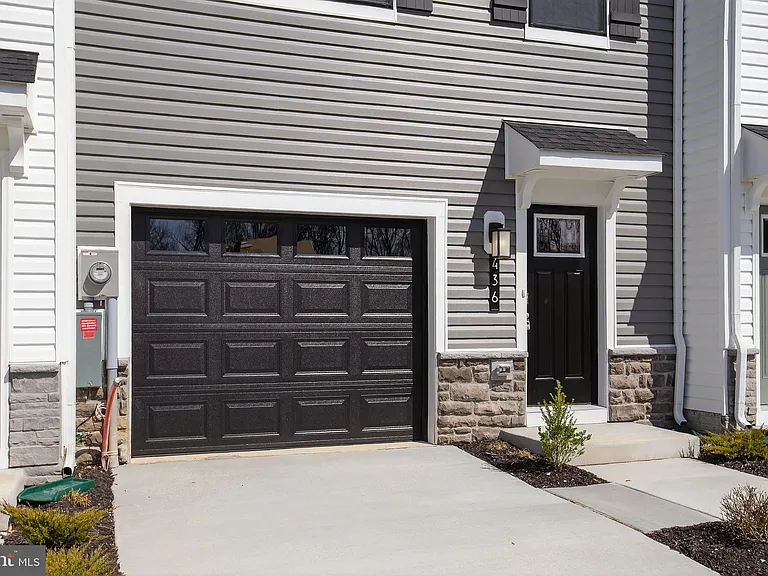 436 Whirl Ln — Photo 3