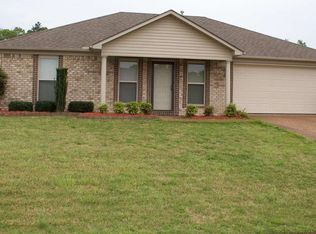 62 Channel Creek Dr, Jackson, TN 38305