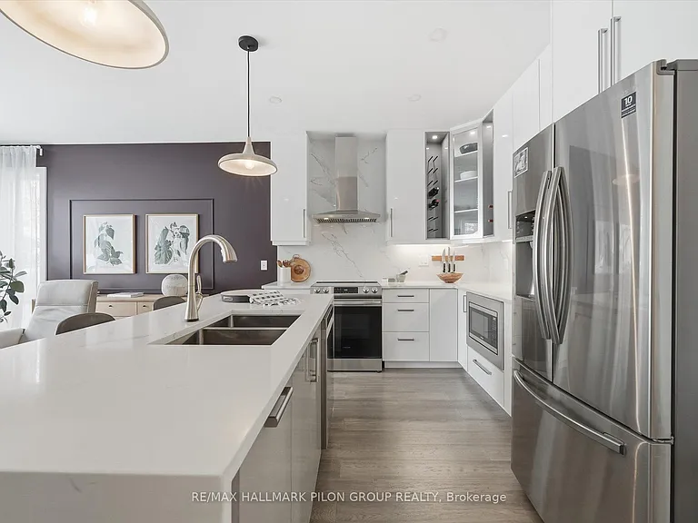 559 Mutual St — Photo 8
