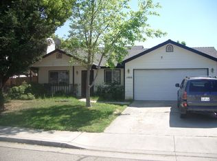 1466 Willow St, Exeter, CA 93221