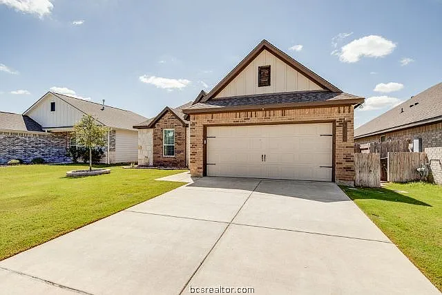 4 bed, 1686 sqft, $2,495 — Photo 2