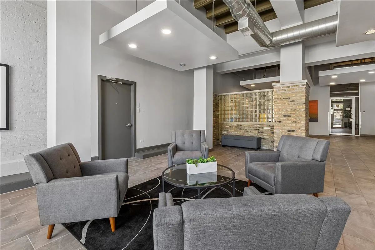 2 bed, 1494 sqft, $3,150 — Photo 2