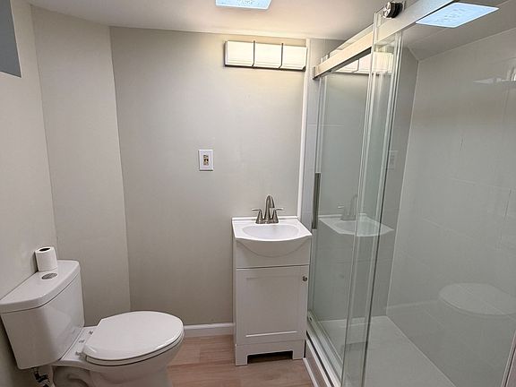 4th image of 21 Kosciusko Way APT 2