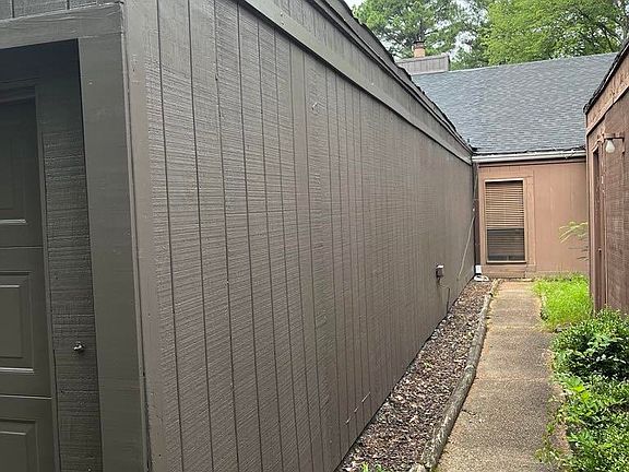 3rd image of 3636 Beechollow Dr #3636