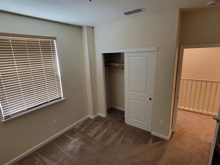 2486 Boxwood St — Photo 11