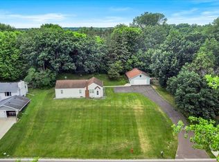 4145 Oak Crest Dr, Vadnais Heights, MN 55127
