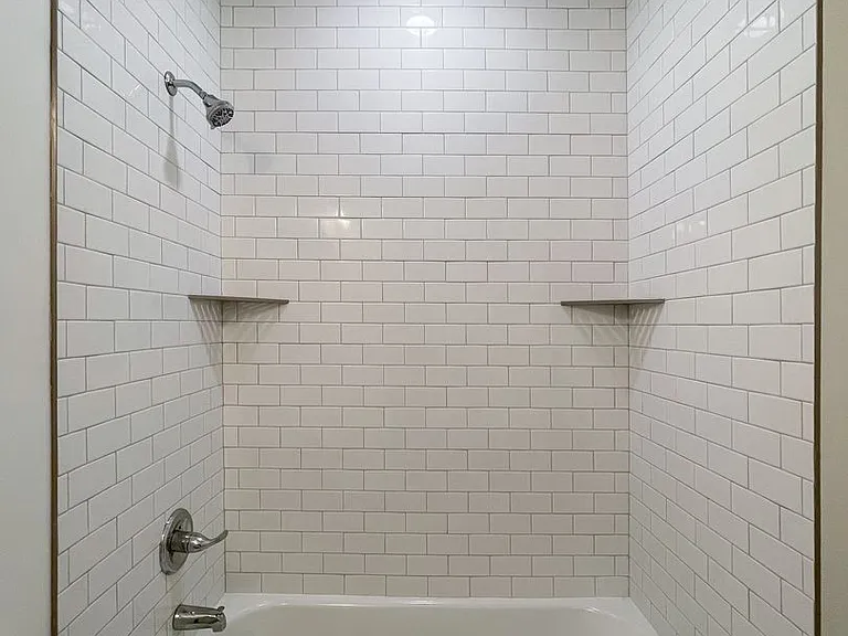 523 E Normal St — Photo 19