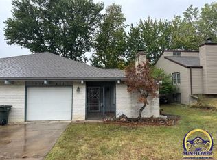 3561 SW Cambridge Ave, Topeka, KS 66614