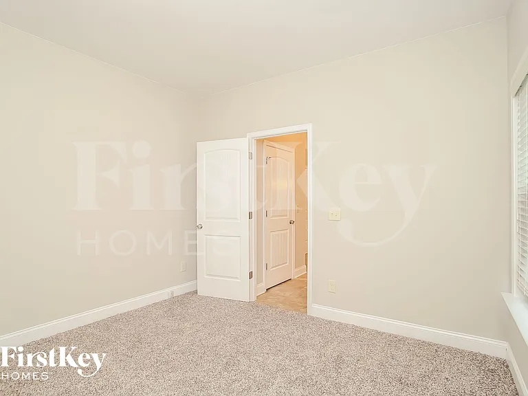 218 Woods Cir — Photo 14