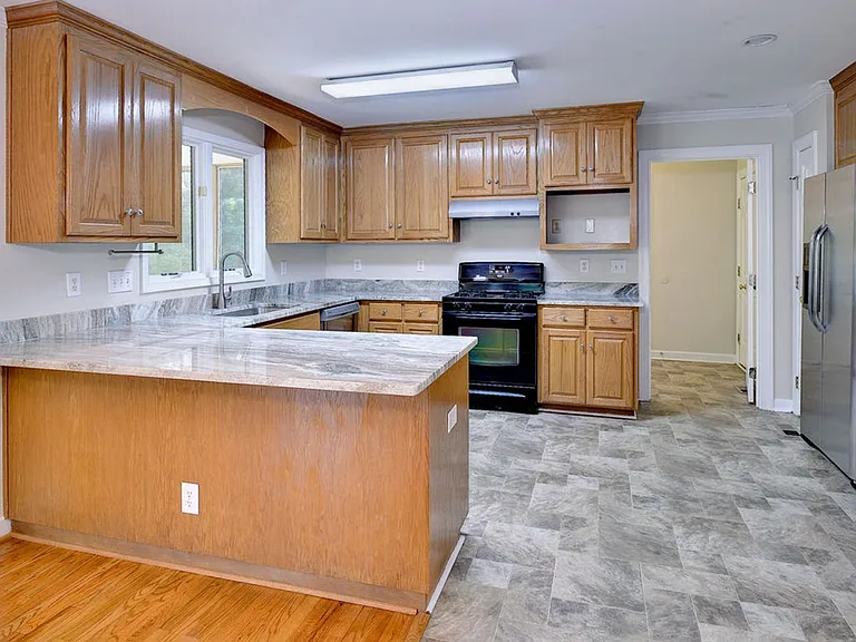 44 Dryden Dr — Photo 19