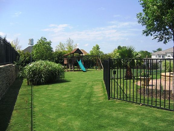 huge play yard