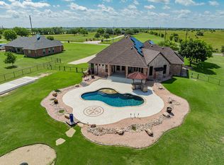 910 Angus Rd, Waxahachie, TX 75167
