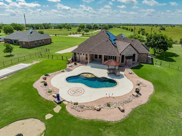 910 Angus Rd, Waxahachie, TX 75167