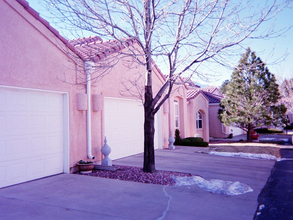 2nd image of 209 12th St