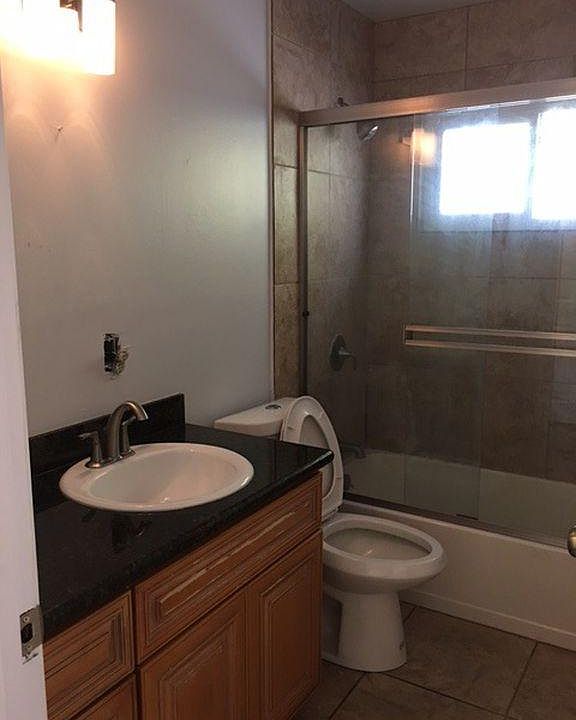 1st image of 1092 Nottingham Pl
