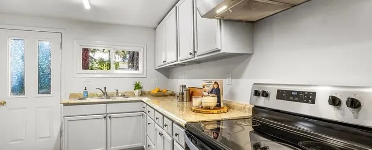 1405 Louisa Ave — Photo 12